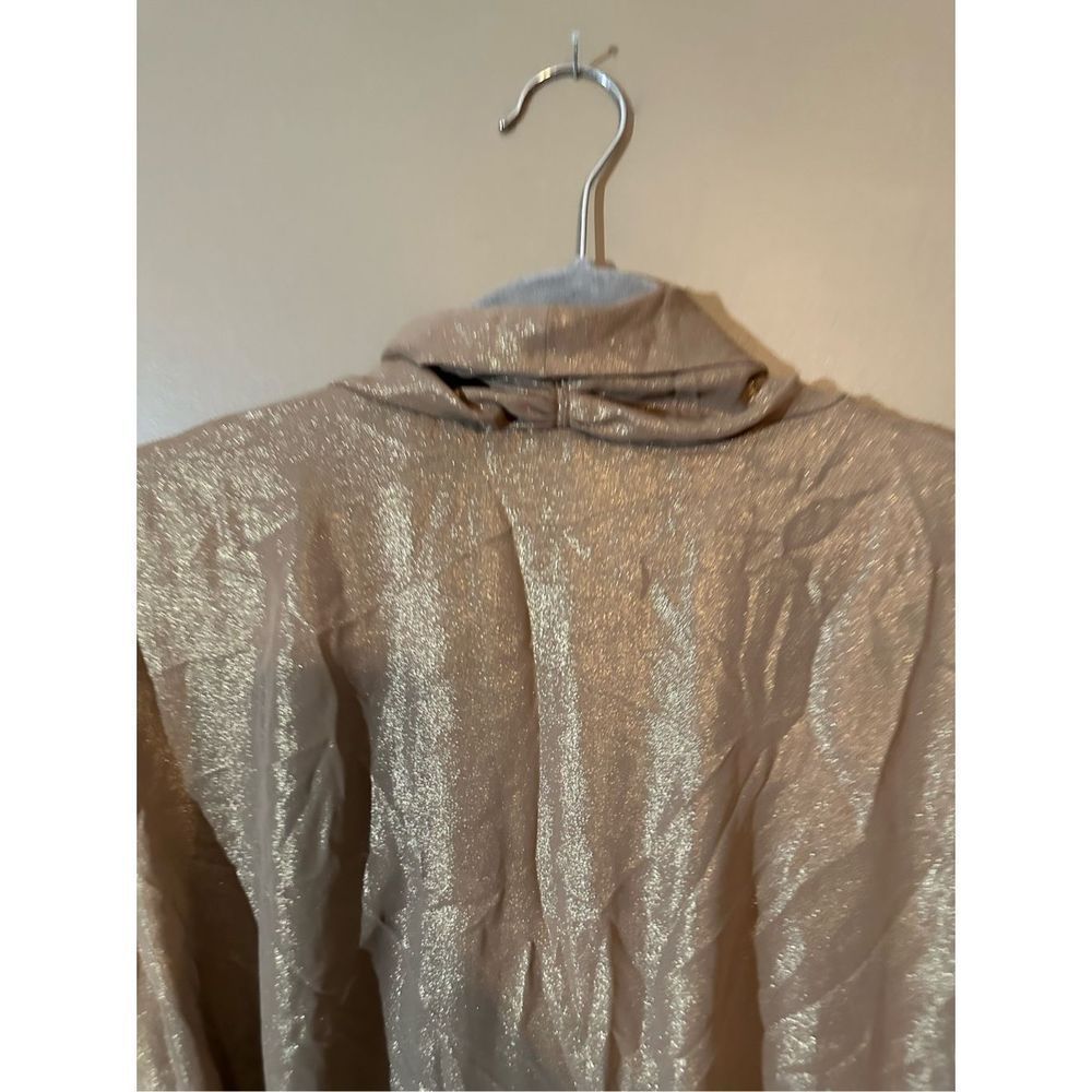 Tahari Women's Double Lining Gathered Waist Shiny Blouse Size Large - Picture 12 of 14